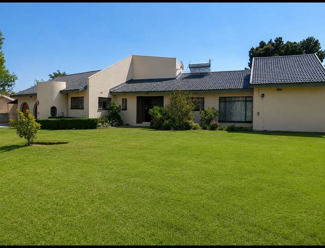 3 BEDROOM HOUSE FOR SALE IN THREE RIVERS EAST
